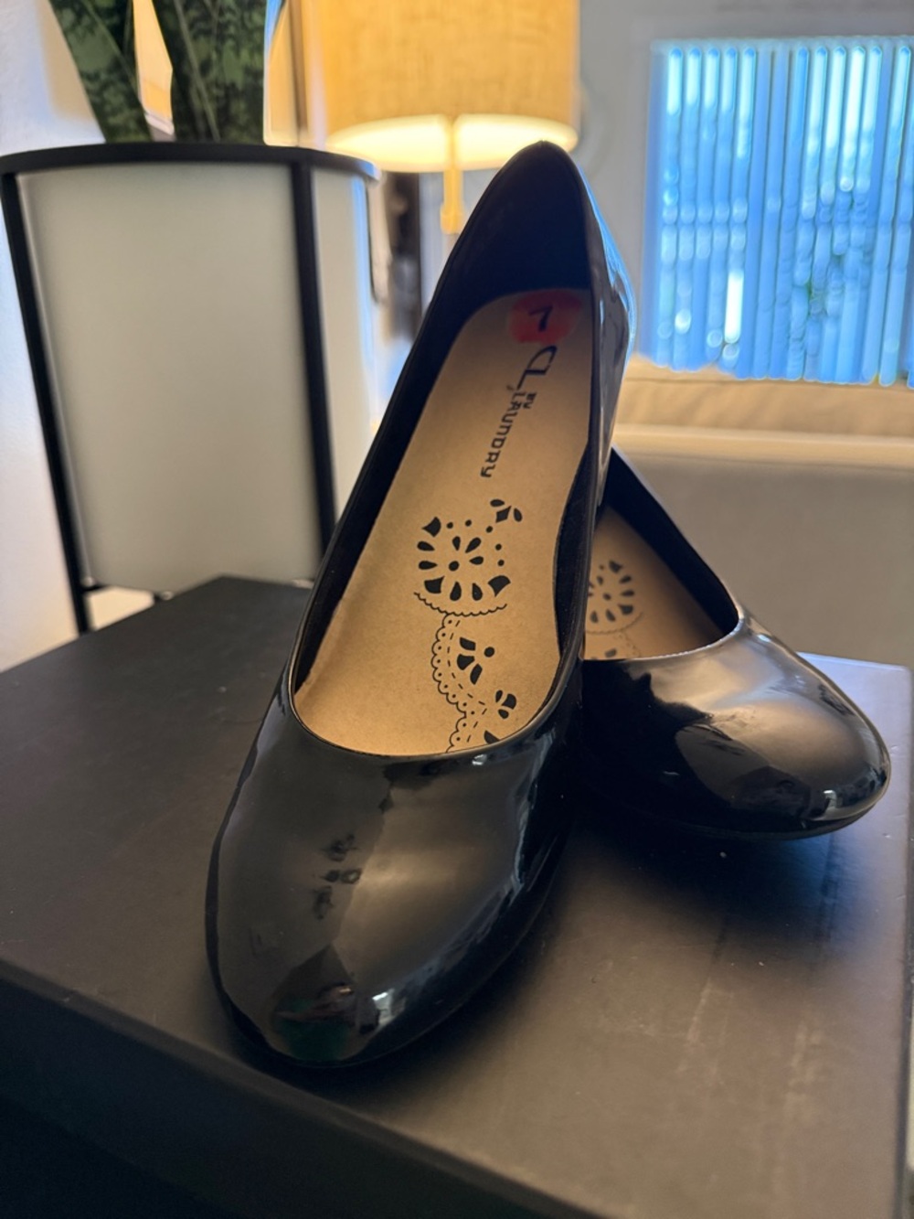 Chinese Laundry Black Patent Round-Toe Heels Size 7